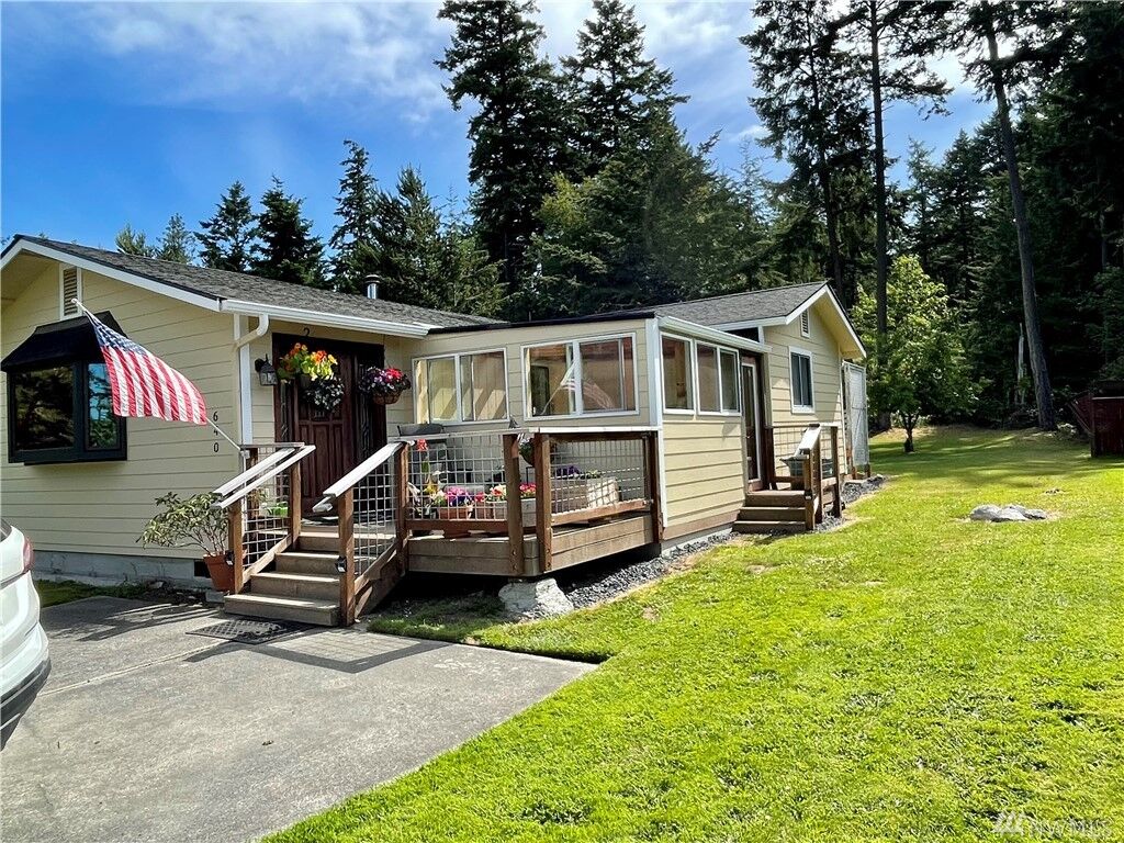 Property Photo:  640 Hunt St  WA 98250 