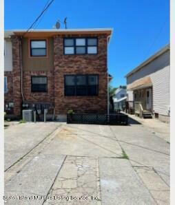 394 Lake Avenue  Staten Island NY 10303 photo