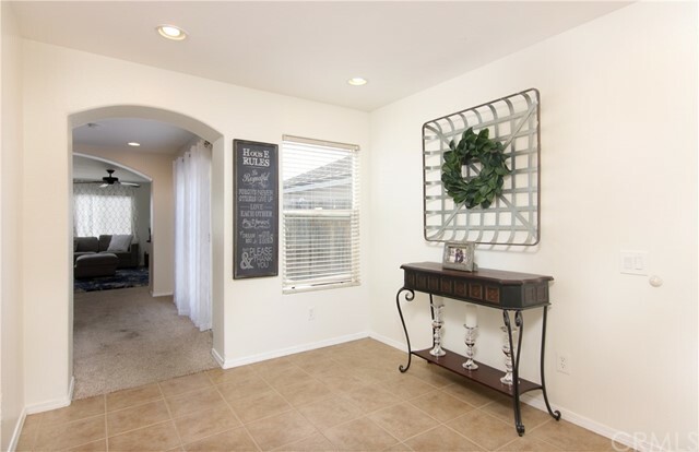 Property Photo:  2214 Easy Street  CA 93458 