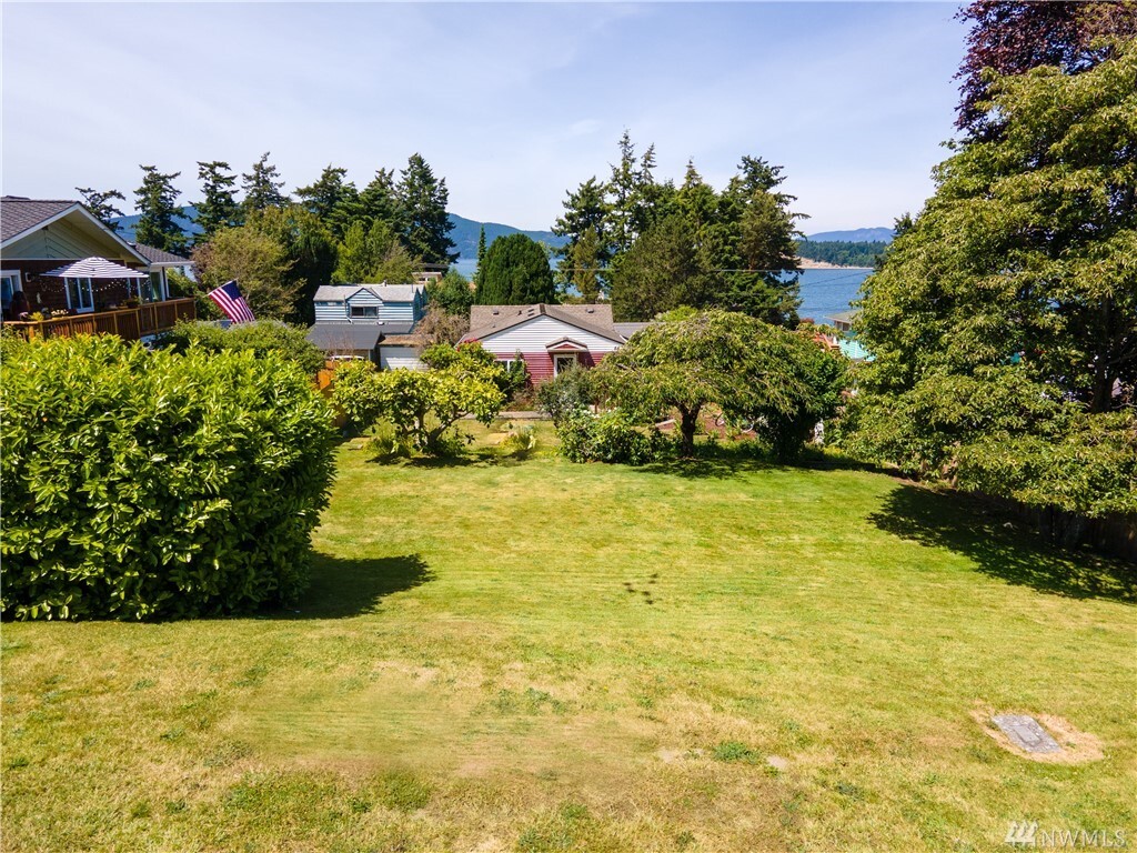 Property Photo:  3308 W 2nd St  WA 98221 
