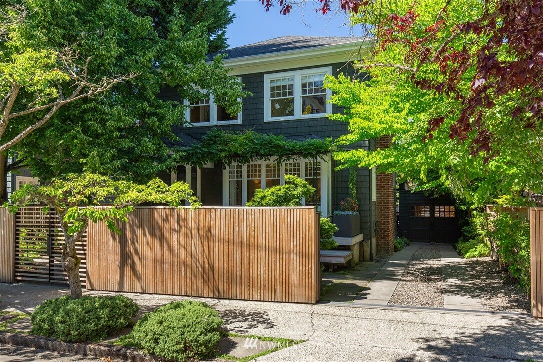 Property Photo: 1232 E Crockett Street WA 98102