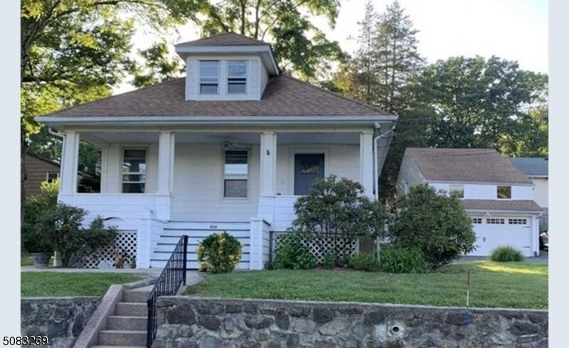 Property Photo:  439 Lincoln Ave  NJ 07481 