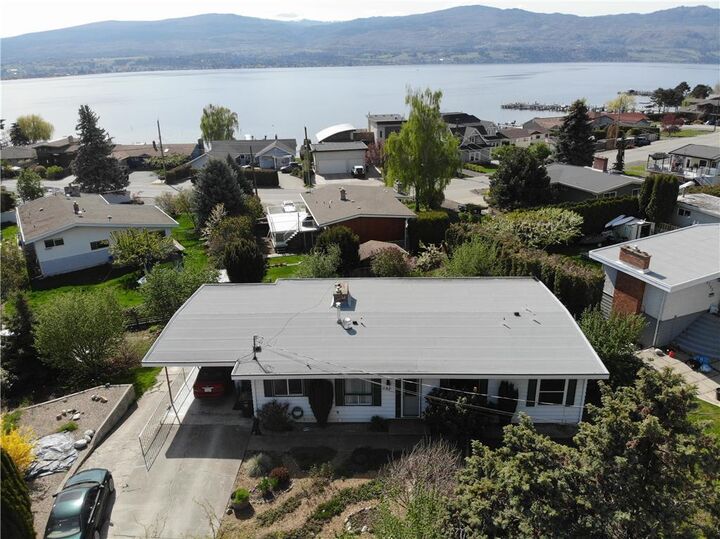 2711 Benedick Road  Kelowna BC V1Z 1V1 photo