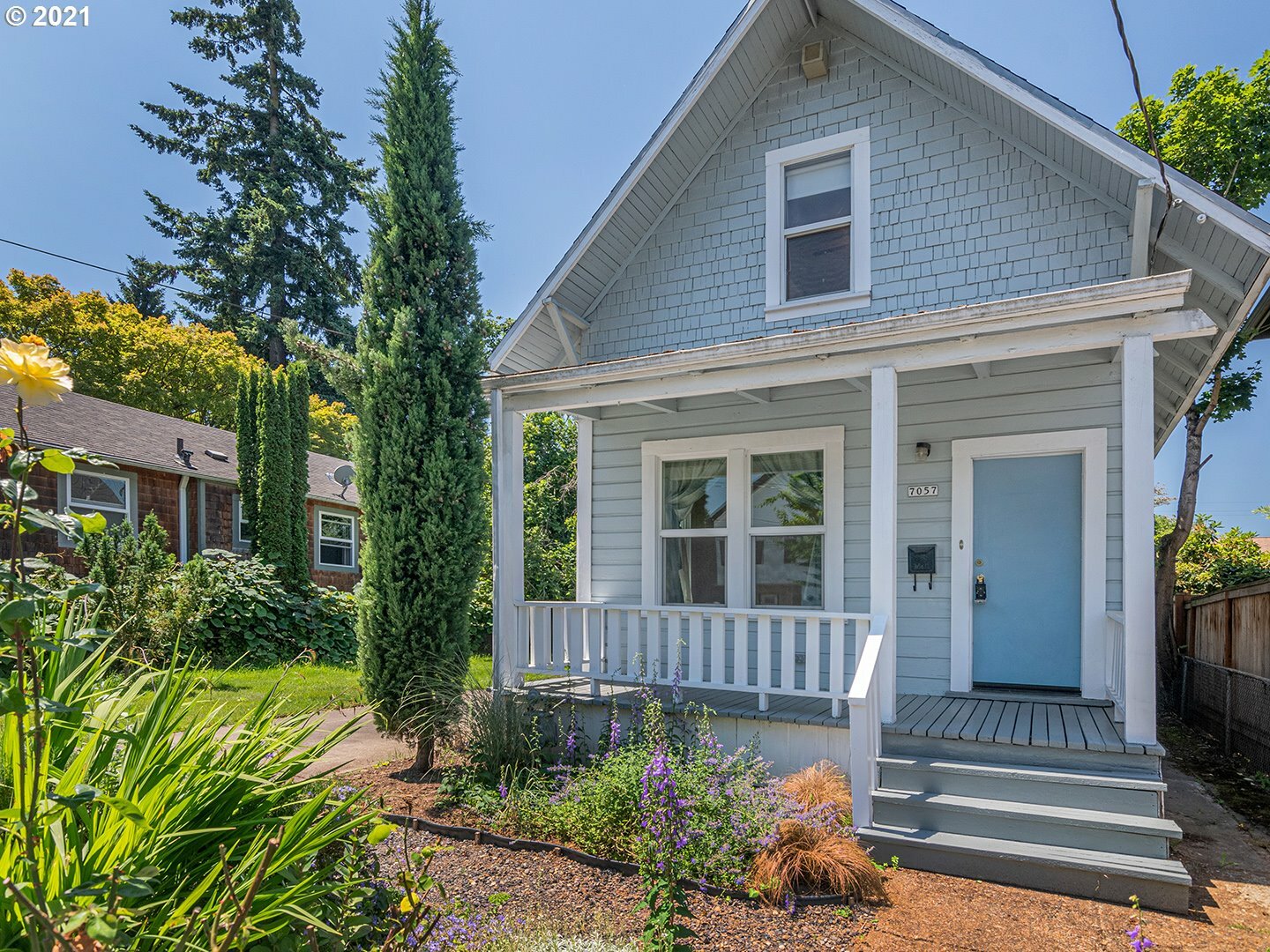 Property Photo: 7057 NE 7th Ave OR 97211