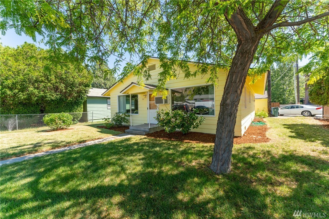 Property Photo: 309 W Nixon Ave WA 98816
