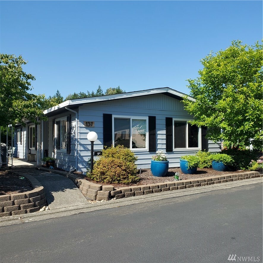Property Photo: 201 Union Ave SE 137 WA 98059