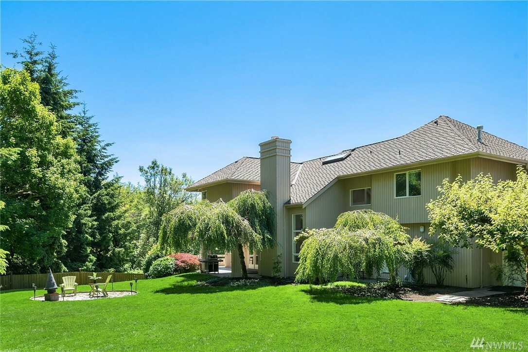 Property Photo: 4138 205th Ave SE WA 98075