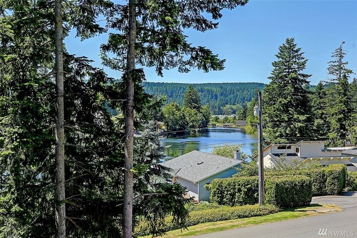 Property Photo:  394 Lochwood Dr  WA 98282 