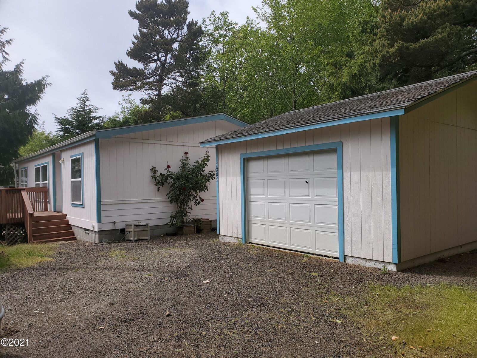 Property Photo: 7285 Holiday Avenue OR 97388