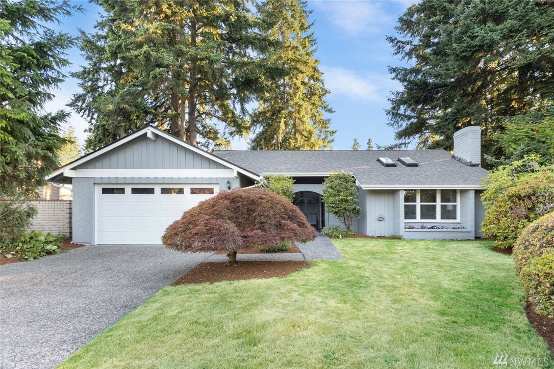 Property Photo:  13011 SE 69th St  WA 98006 