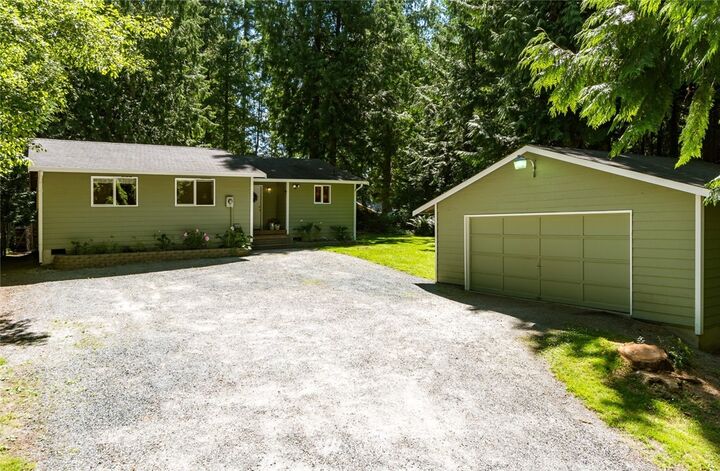 6143 Harley Avenue  Clinton WA 98236 photo