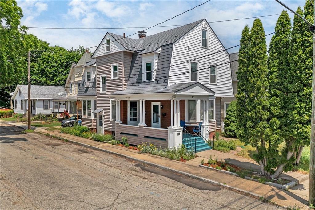 Property Photo:  32 Perkins Avenue  CT 06360 