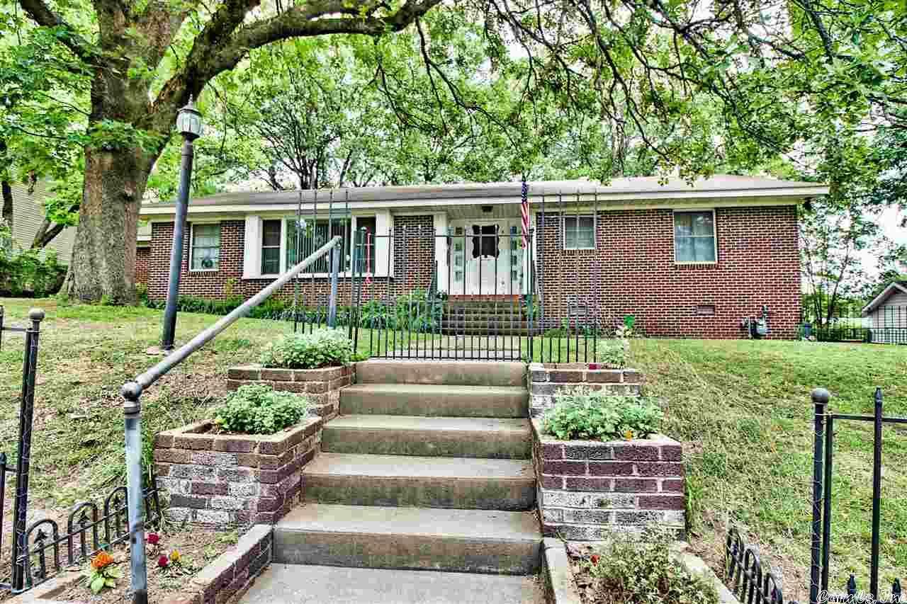 Property Photo: 555 Summer Street AR 71913