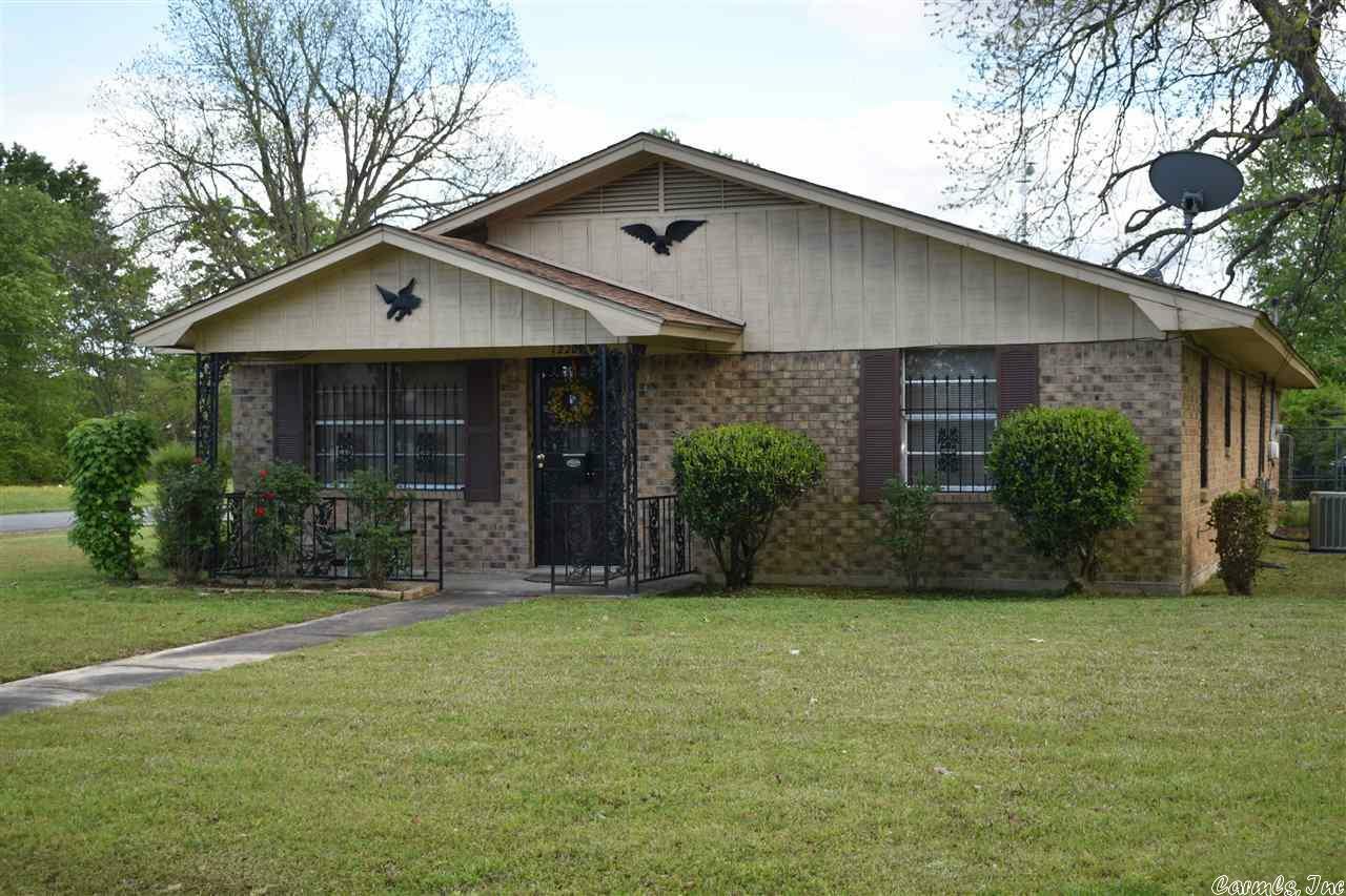 Property Photo:  1220 E 17th Avenue  AR 71601 