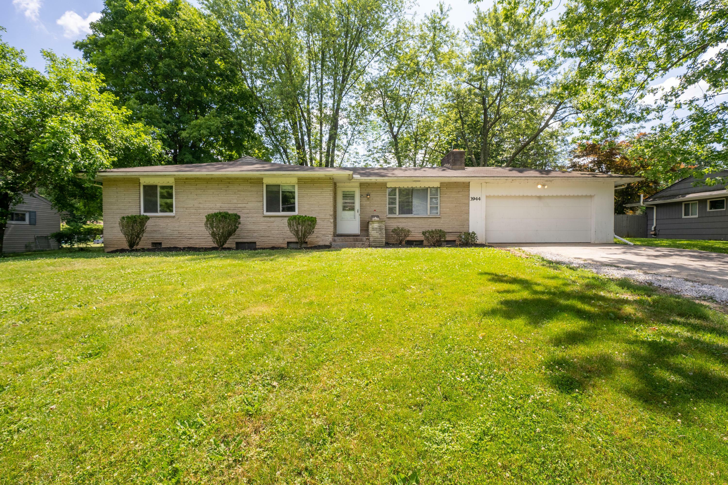 Property Photo:  3944 Sunbury Road  OH 43219 