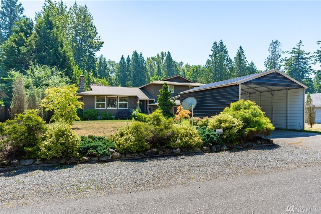 Property Photo: 1241 Deer Creek Dr WA 98248