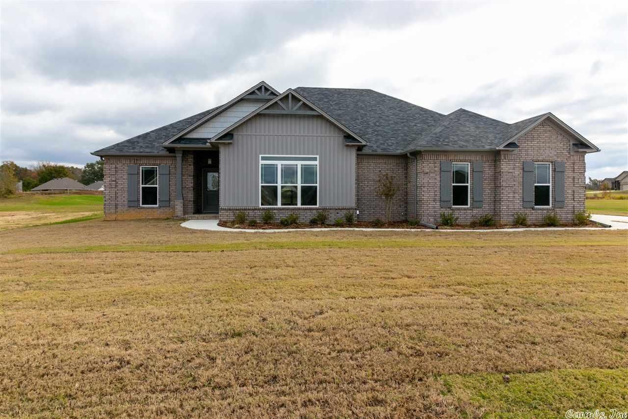 Property Photo: 6 Kearsten Cove AR 72058