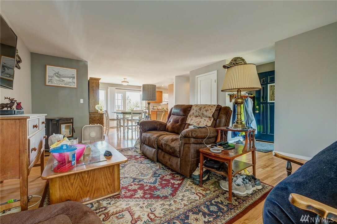 Property Photo: 1633 Edmonds Ave NE WA 98056