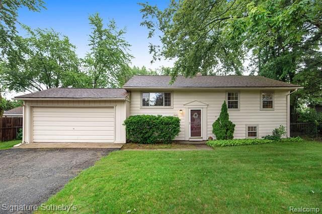2421 Toby Road  Orion Twp MI 48359 photo