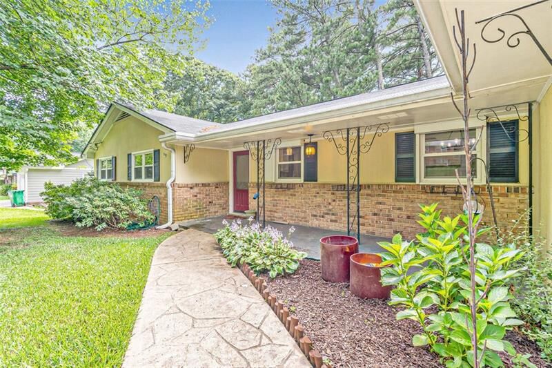 Property Photo: 2850 Templar Knight Drive GA 30084