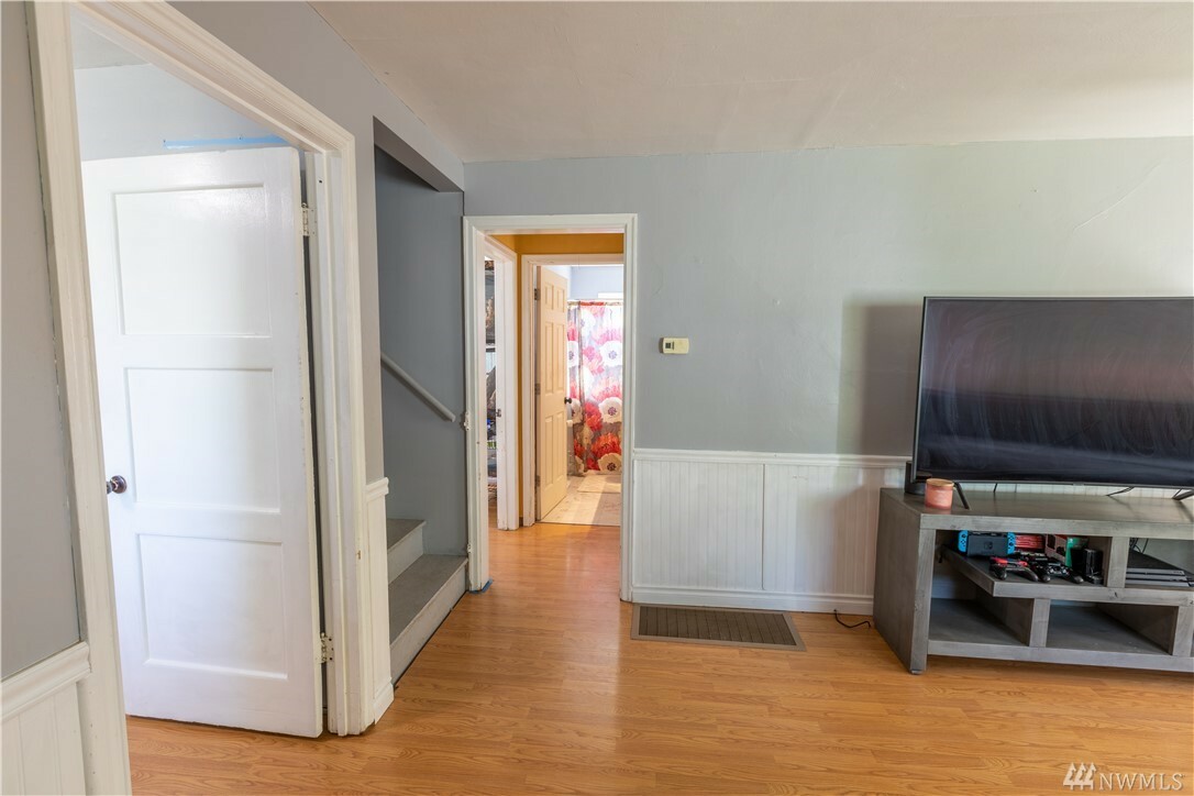 Property Photo: 564 SW 3rd Ave WA 98823