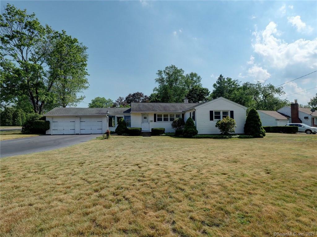 Property Photo:  89 East Side Drive  CT 06492 