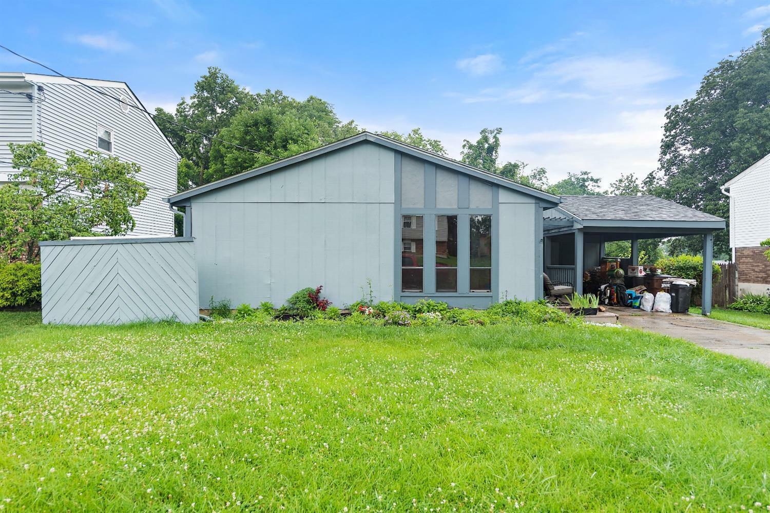 Property Photo: 583 Morrvue Dr OH 45238