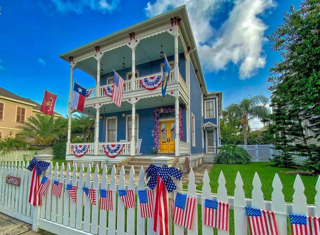 Property Photo: 1622 Ball Street TX 77550