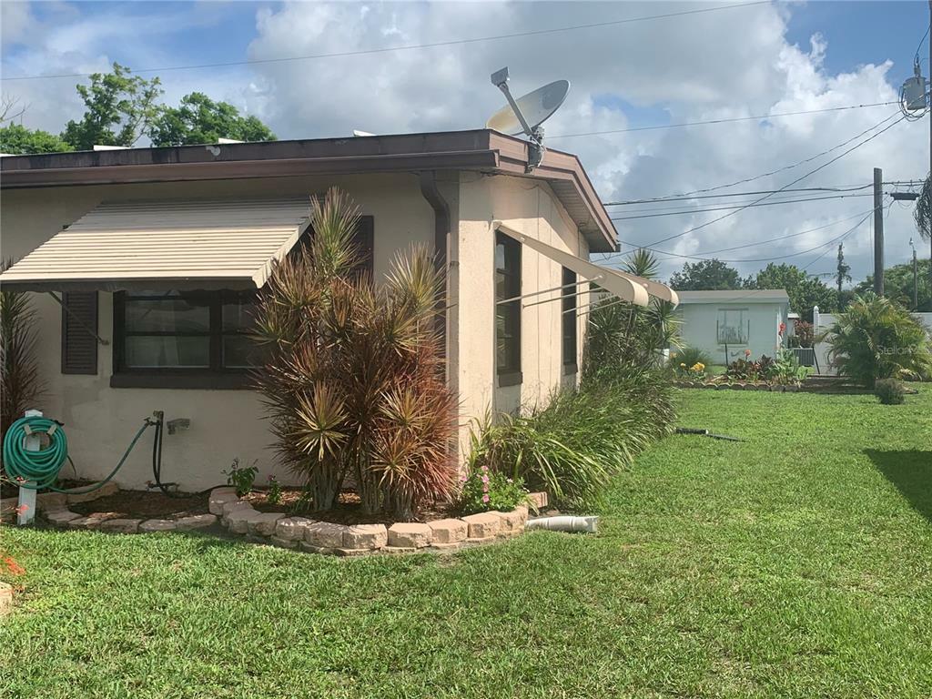 Property Photo:  21522 Gladis Avenue  FL 33952 