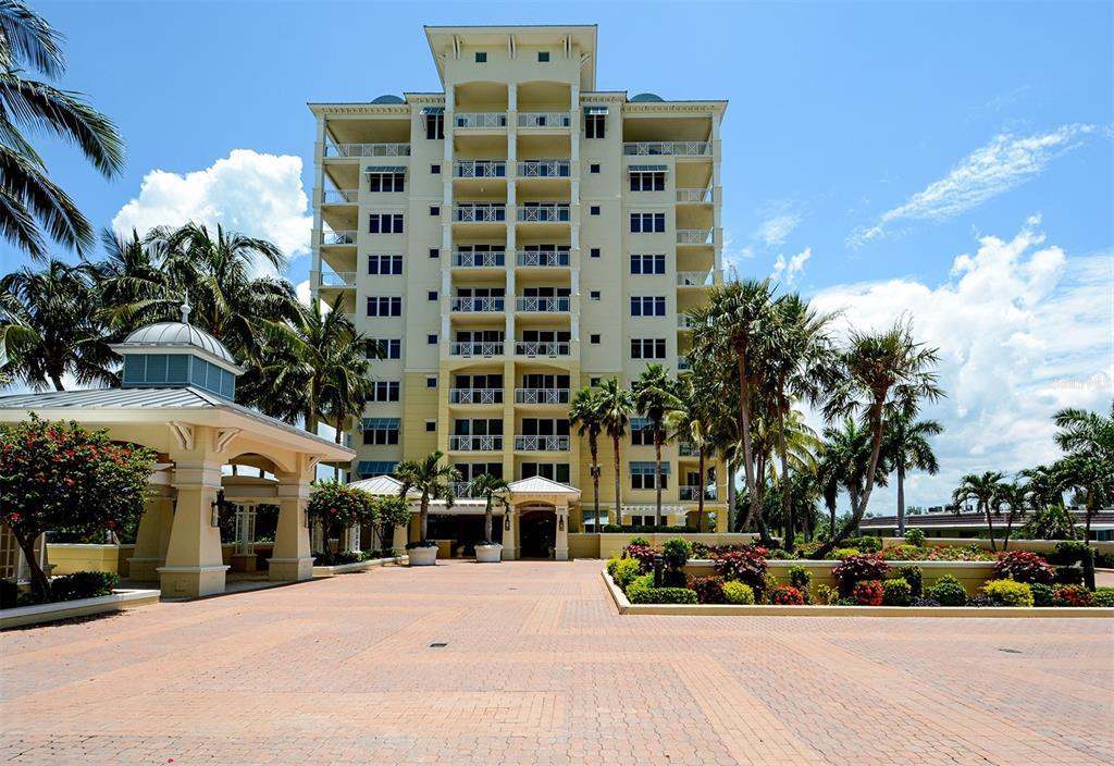 Property Photo: 2050 Benjamin Franklin Drive B1003 FL 34236