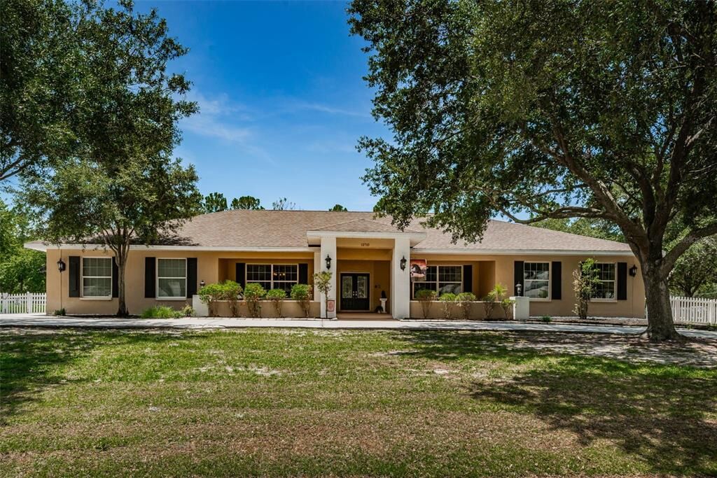 Property Photo: 12710 Corral Road FL 33626