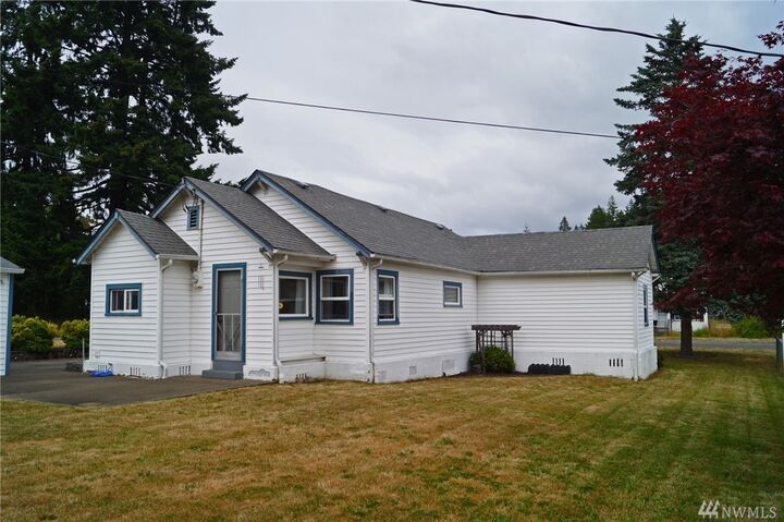 Property Photo:  1813 Washington St  WA 98584 