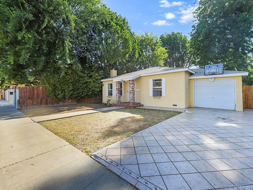 Property Photo:  4734 Tobias Avenue  CA 91403 