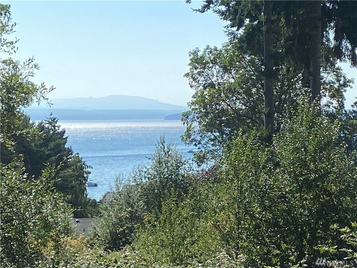 Property Photo:  1426 Manor Wy  WA 98249 