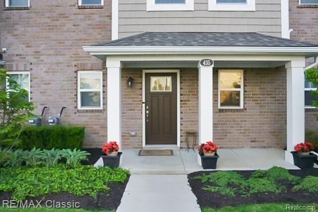 Property Photo: 435 Wright Street MI 48393