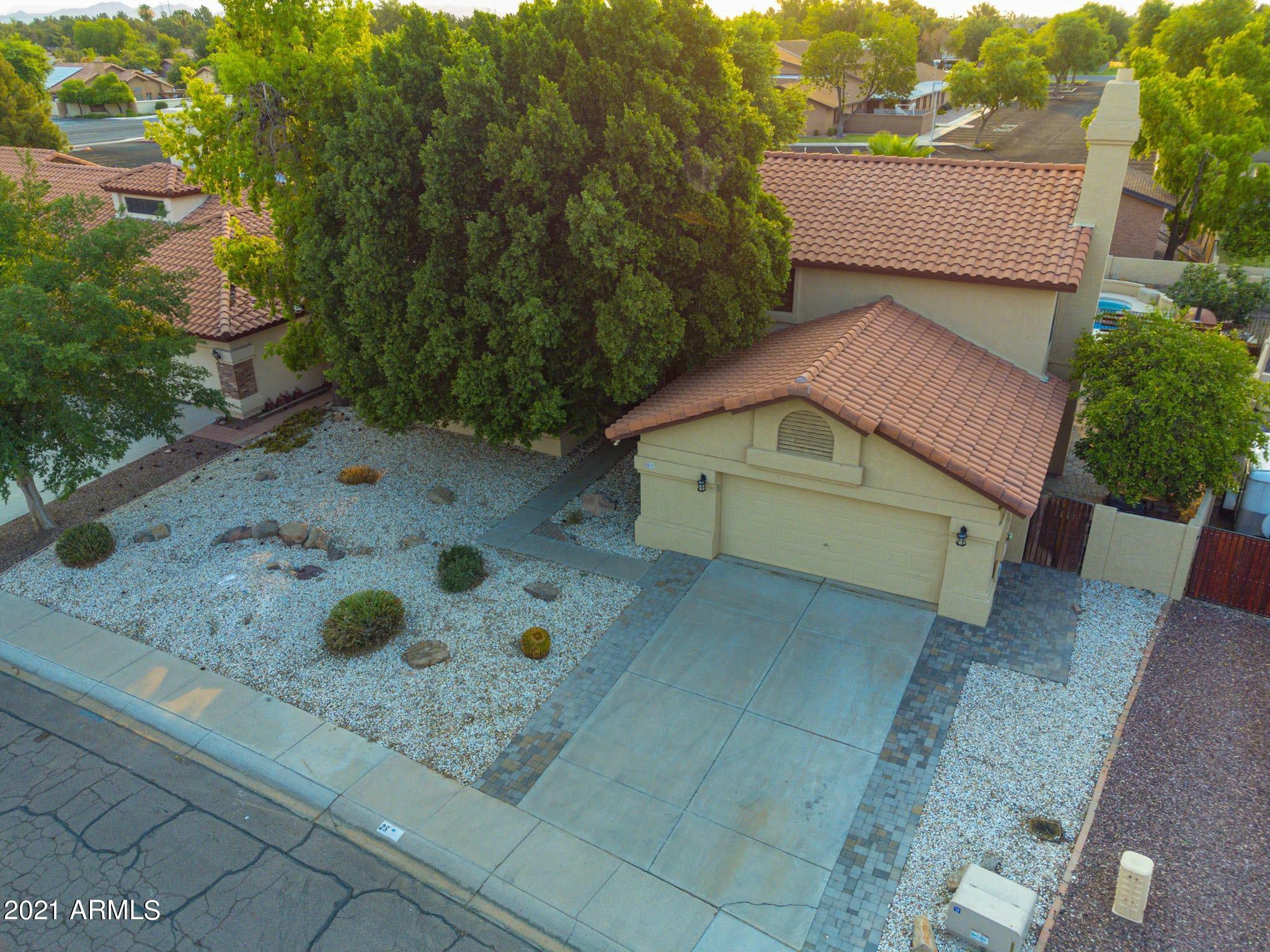 Property Photo: 25 S Silverado Street AZ 85296
