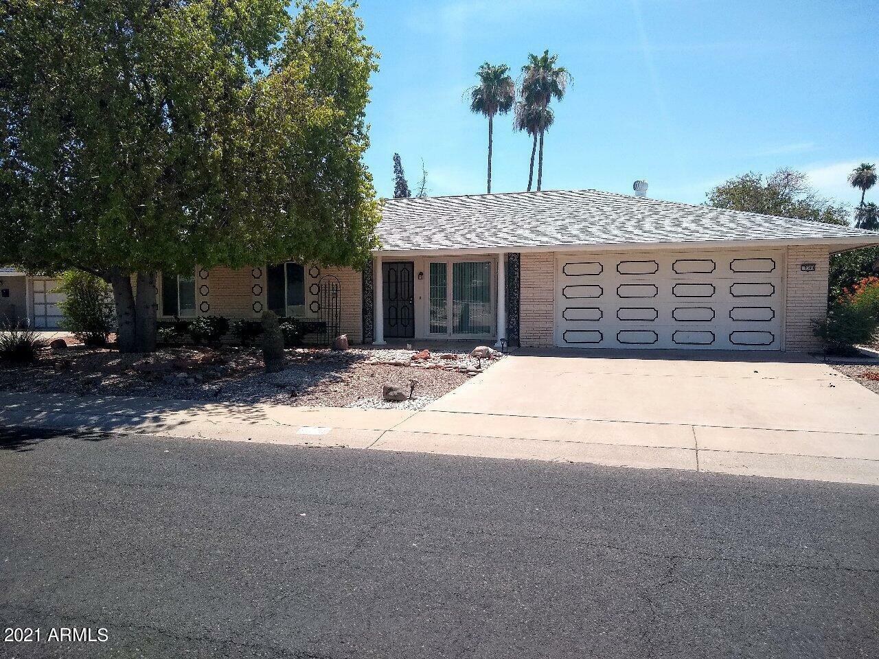 Property Photo: 9309 W Glen Oaks Circle AZ 85351