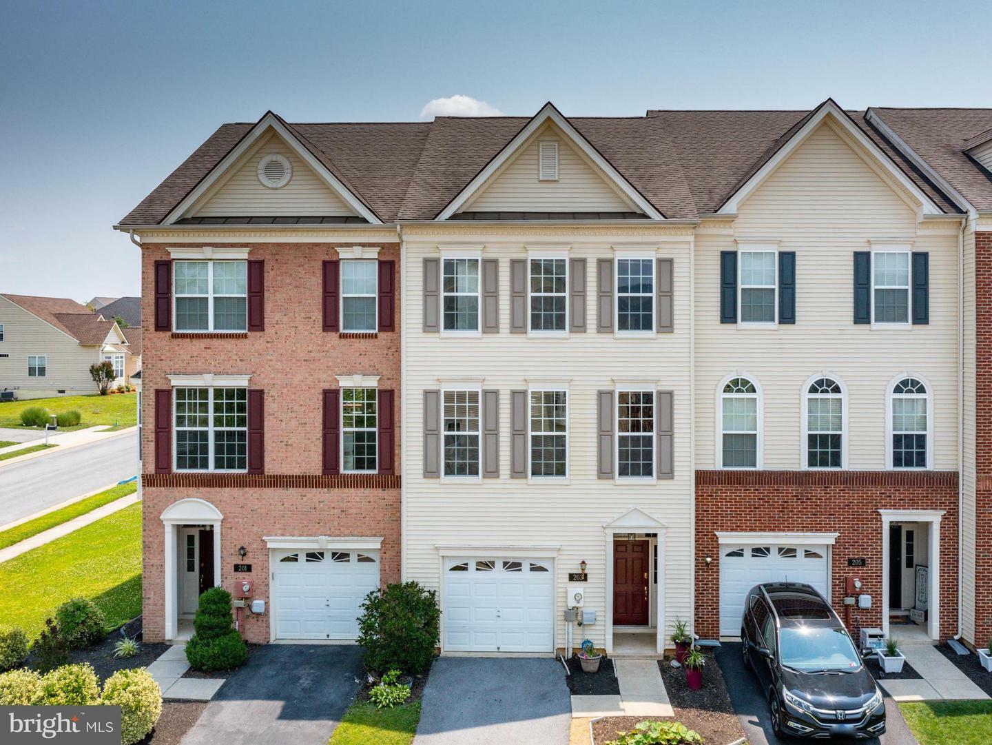 Property Photo: 203 Lewisburg Lane WV 25403