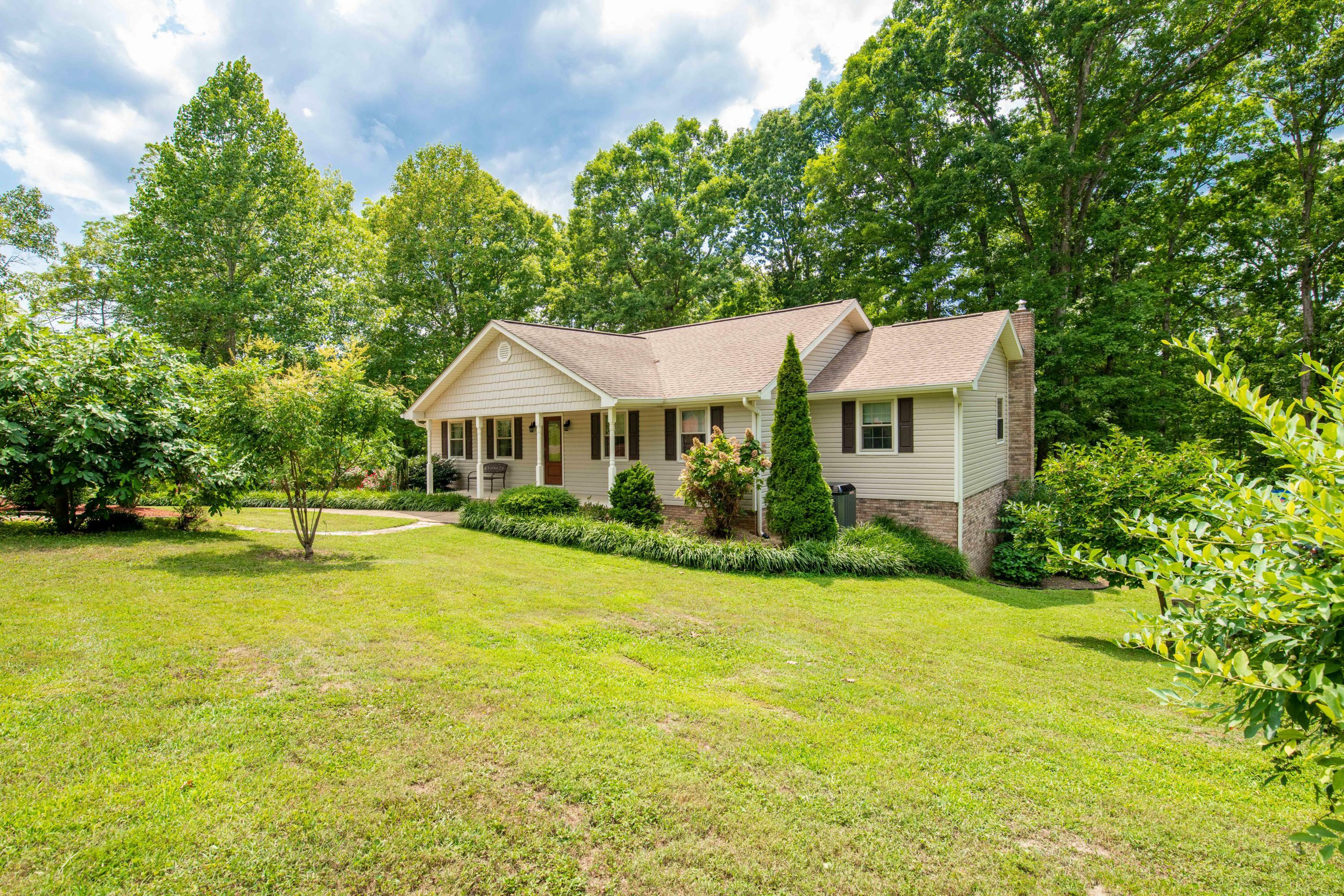 Property Photo:  2103 Driftwood Road  TN 37379 