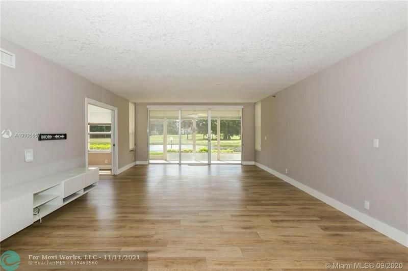 3510 Oaks Way 102  Pompano Beach FL 33069 photo