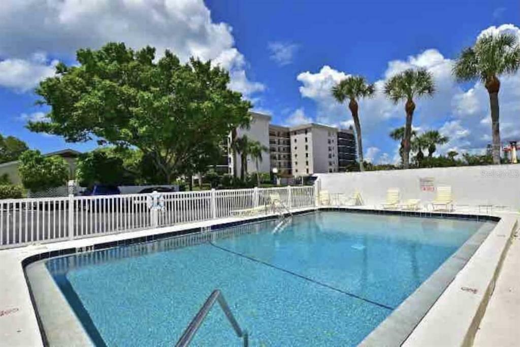 Property Photo:  170 Roosevelt Drive 7  FL 34236 