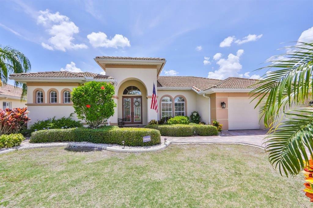 Property Photo:  1321 Crystal Greens Drive  FL 33573 