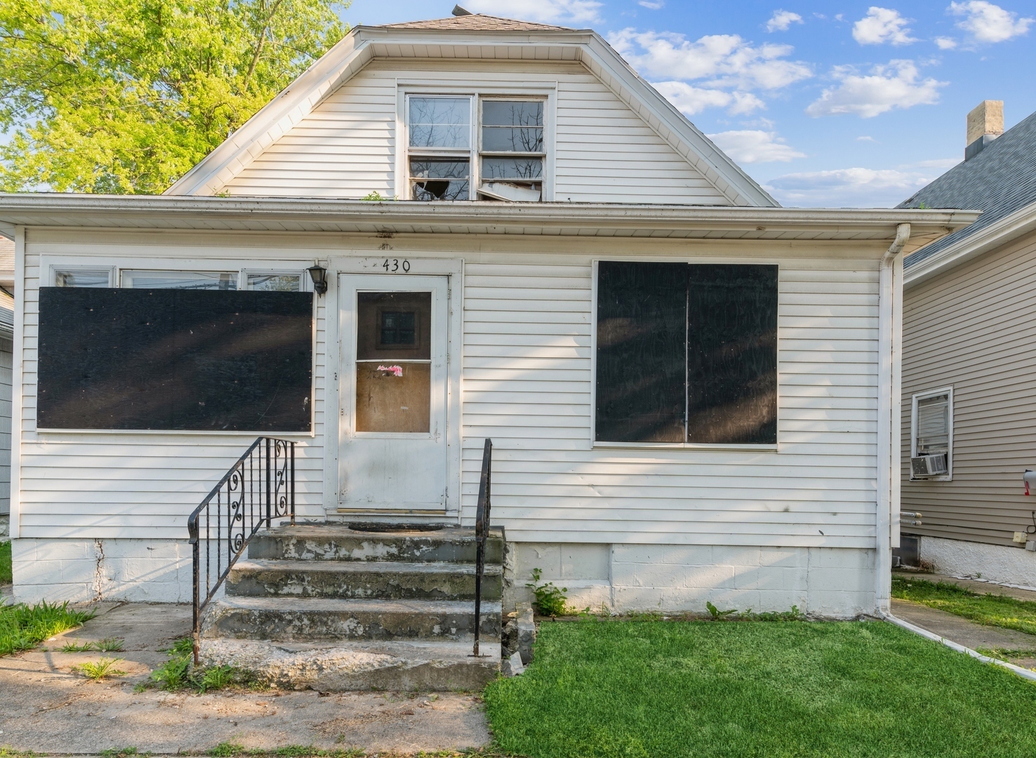 Property Photo:  430 Stone Street  IL 60901 