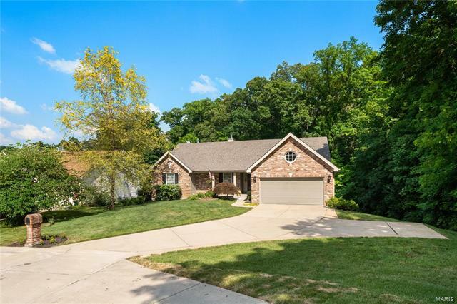 Property Photo: 124 Saddlehorn Court 63026