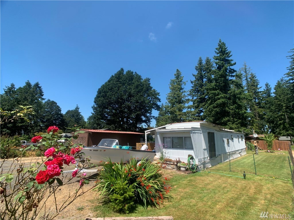 Property Photo: 105 Queen Ave WA 98645