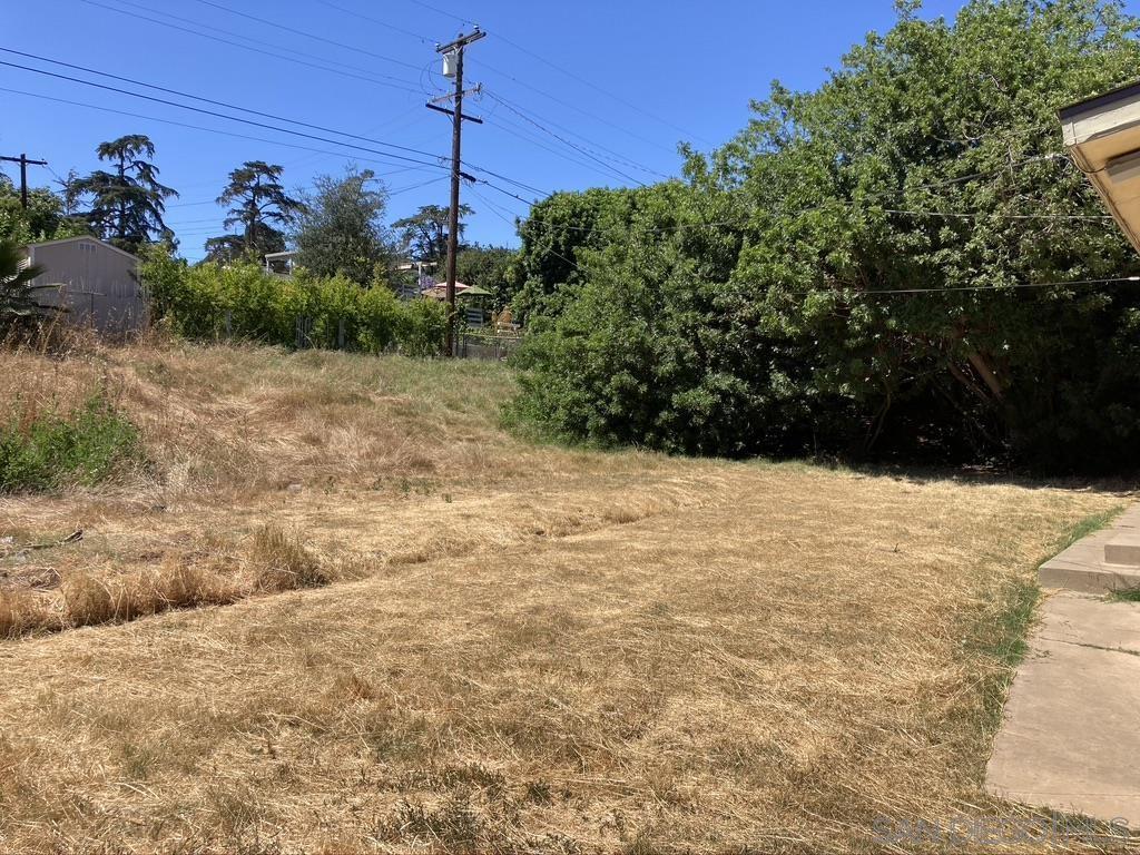 Property Photo: 739 Suzanne Ln CA 92026