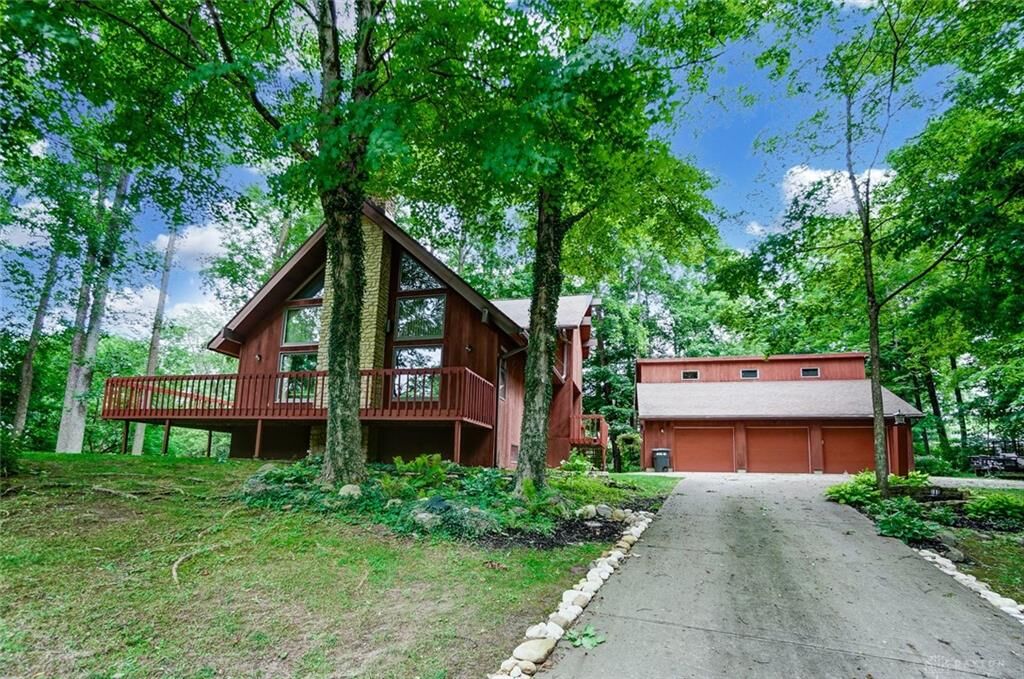 Property Photo: 610 Hornwood Drive OH 45504