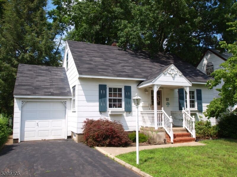 Property Photo:  12 Manor Ave  NJ 07444 