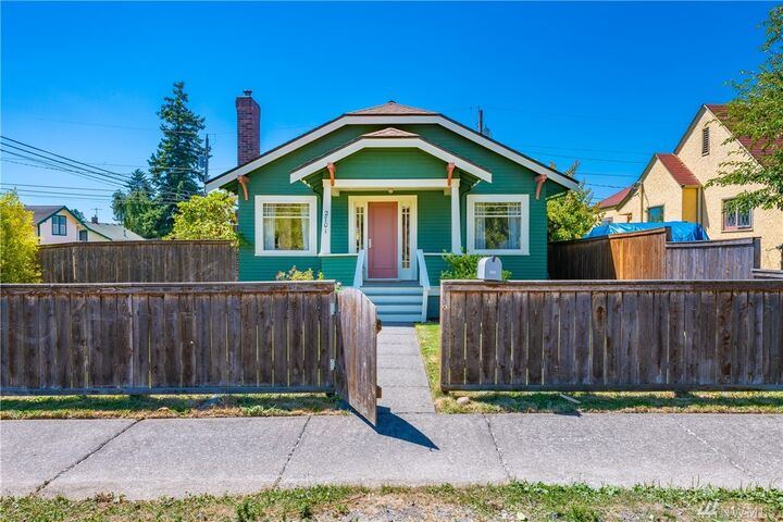Property Photo: 2701 Grove St WA 98225