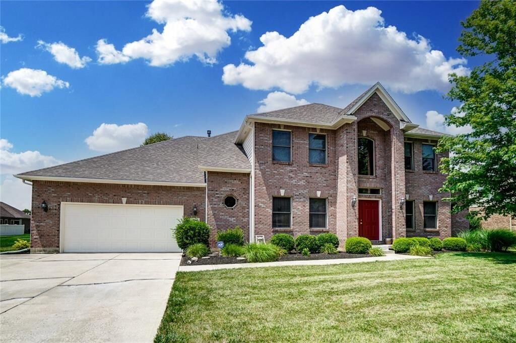 Property Photo: 305 Chinkapin Circle OH 45315
